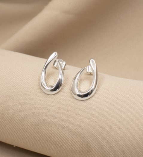 Aretes en U abstracto