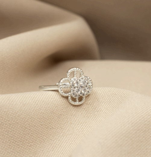 Anillo giratorio flor