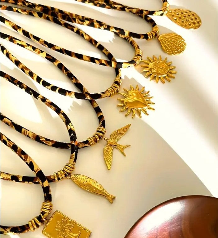 Collar Dorado con Cordón Animal Print