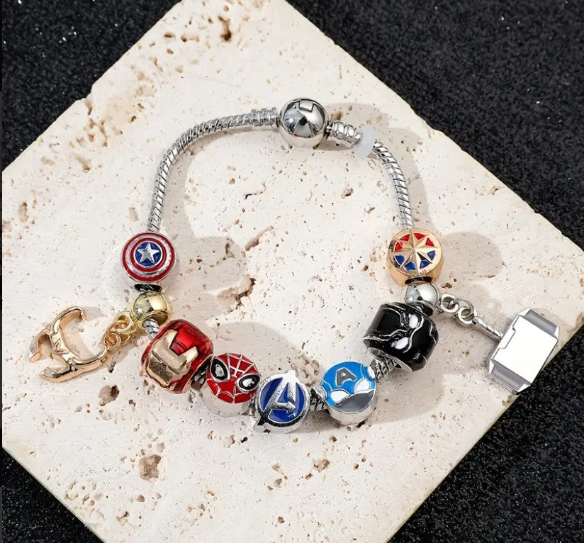 Brazalete de Superhéroes Estilo Pandora – Marvel Héroes (Incluye 5 charms)